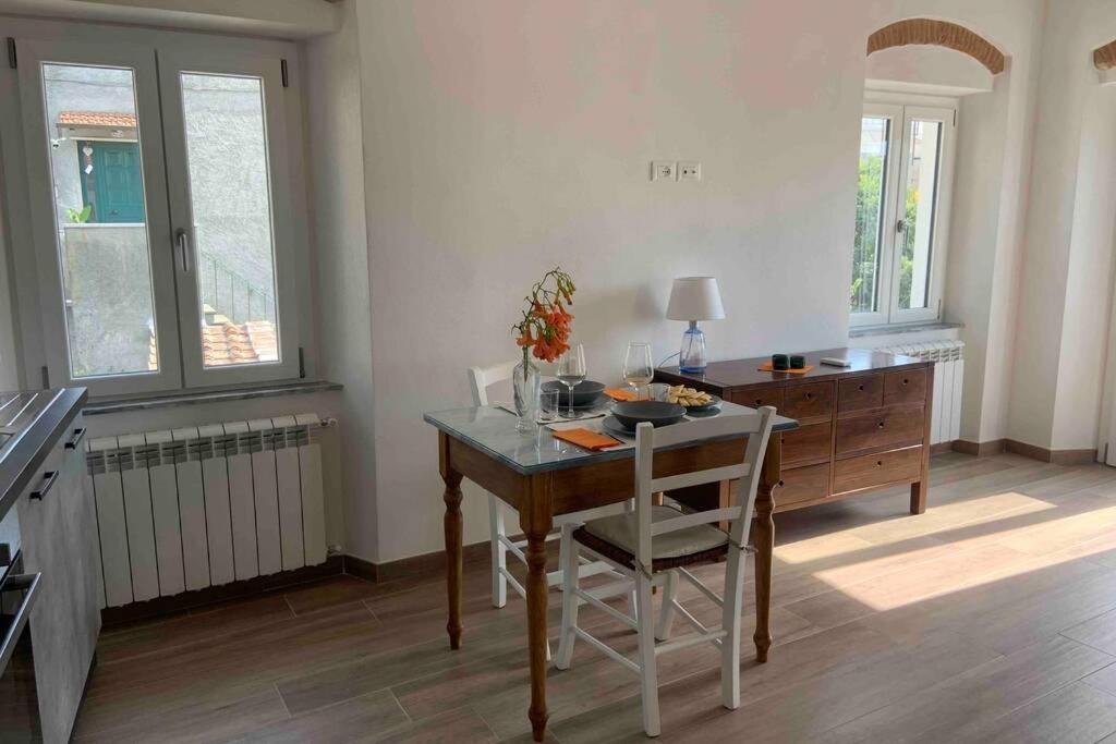 Antica Casa Nel Borgo Apartment Pietrasanta Exterior photo